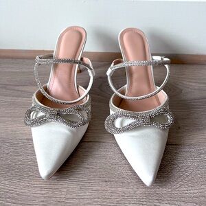 Satin closed-toe low heel